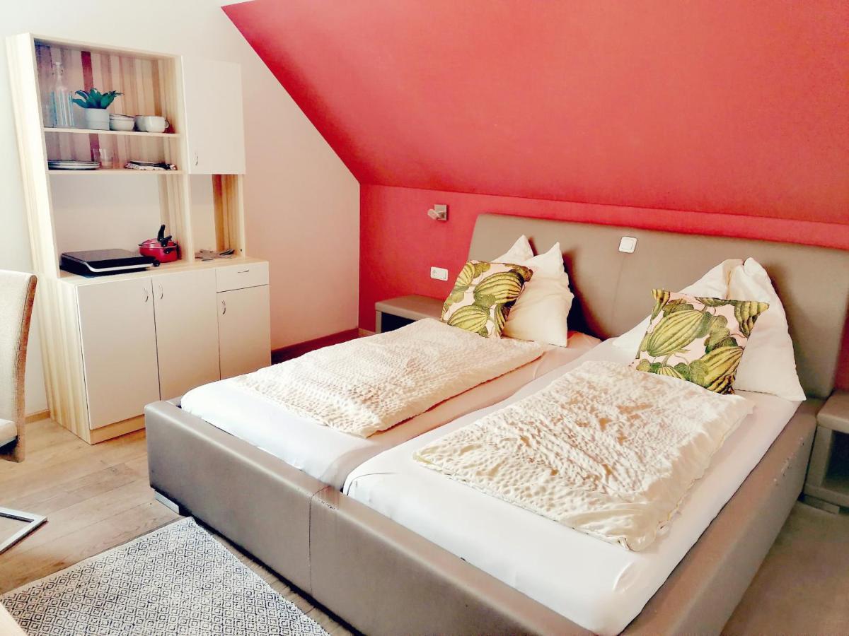 Taferne In Koestendorf - Ferienwohnung Monteurzimmer Neumarkt am Wallersee Dış mekan fotoğraf