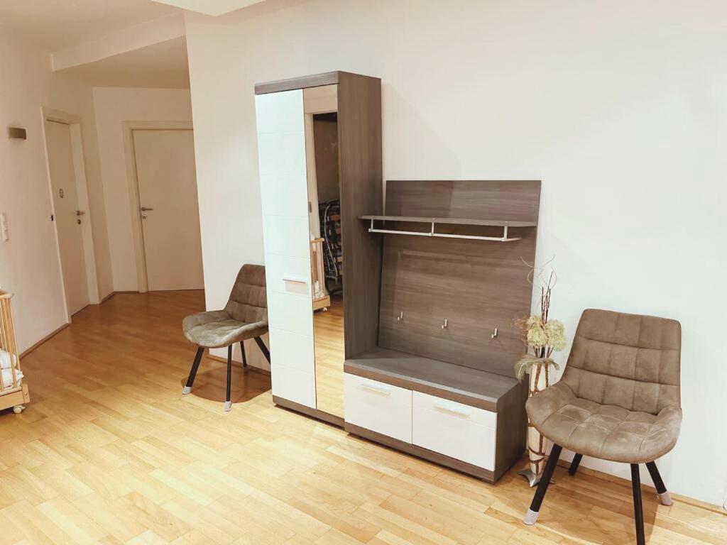 Taferne In Koestendorf - Ferienwohnung Monteurzimmer Neumarkt am Wallersee Dış mekan fotoğraf