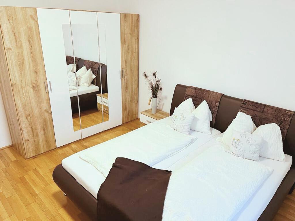 Taferne In Koestendorf - Ferienwohnung Monteurzimmer Neumarkt am Wallersee Dış mekan fotoğraf